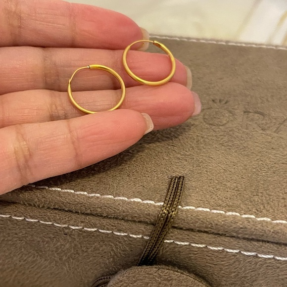 Small Classic 925s in Gold overlay Hoop Earrings - Picture 5 of 7